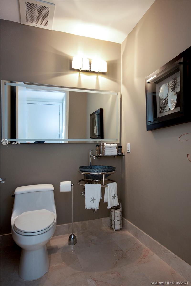 218 SE 14th St #TS301 Miami, FL 33131