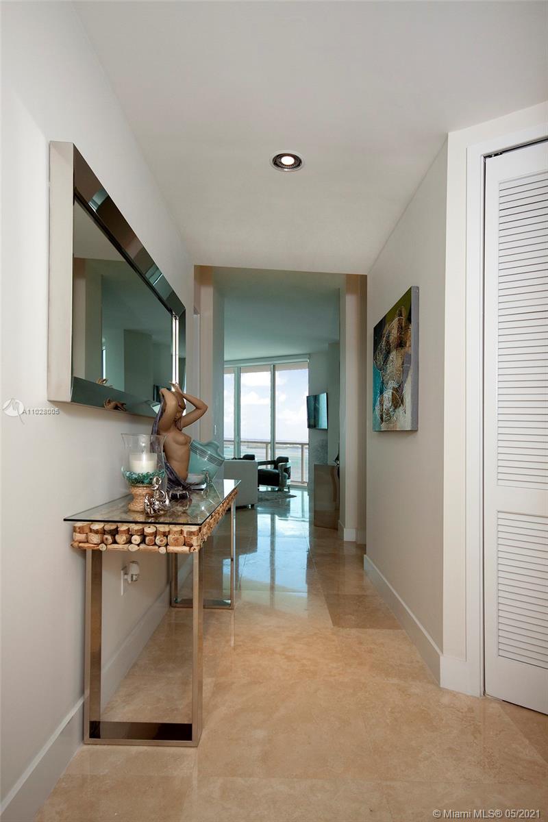 218 SE 14th St #TS301 Miami, FL 33131