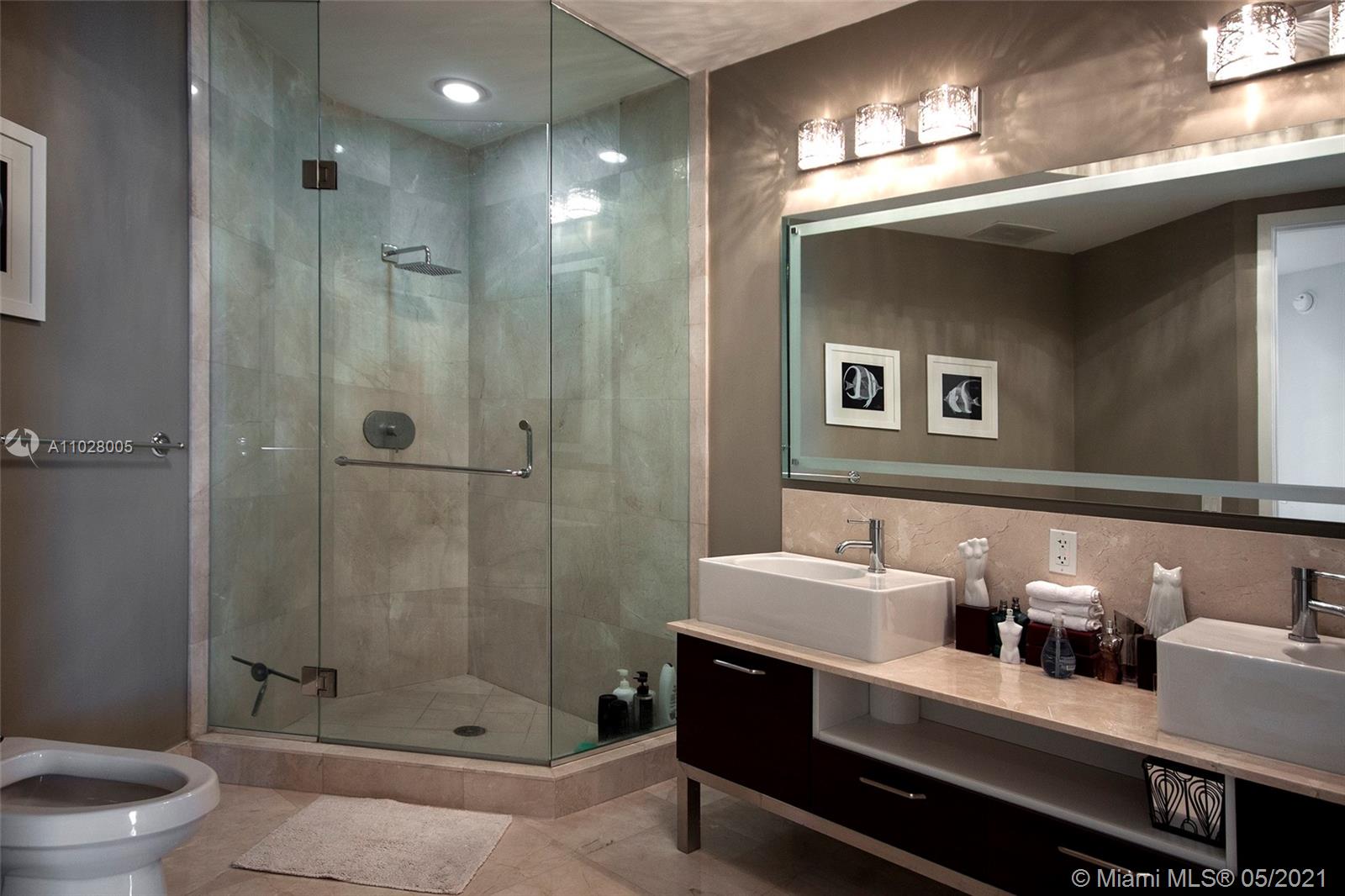 218 SE 14th St #TS301 Miami, FL 33131