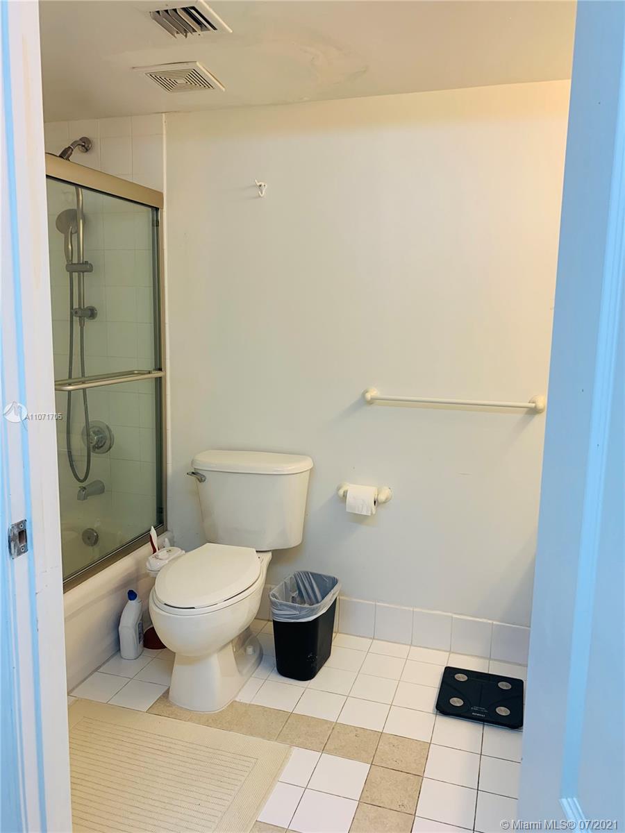 1200 Brickell Bay Dr #1602