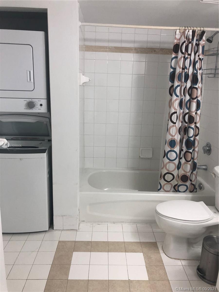 1200 Brickell Bay Dr #3415,Miami, FL 33131