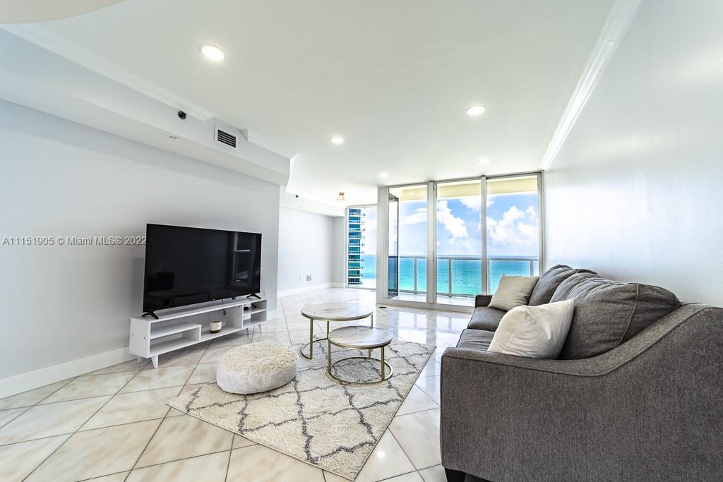 19333 Collins Ave #2803