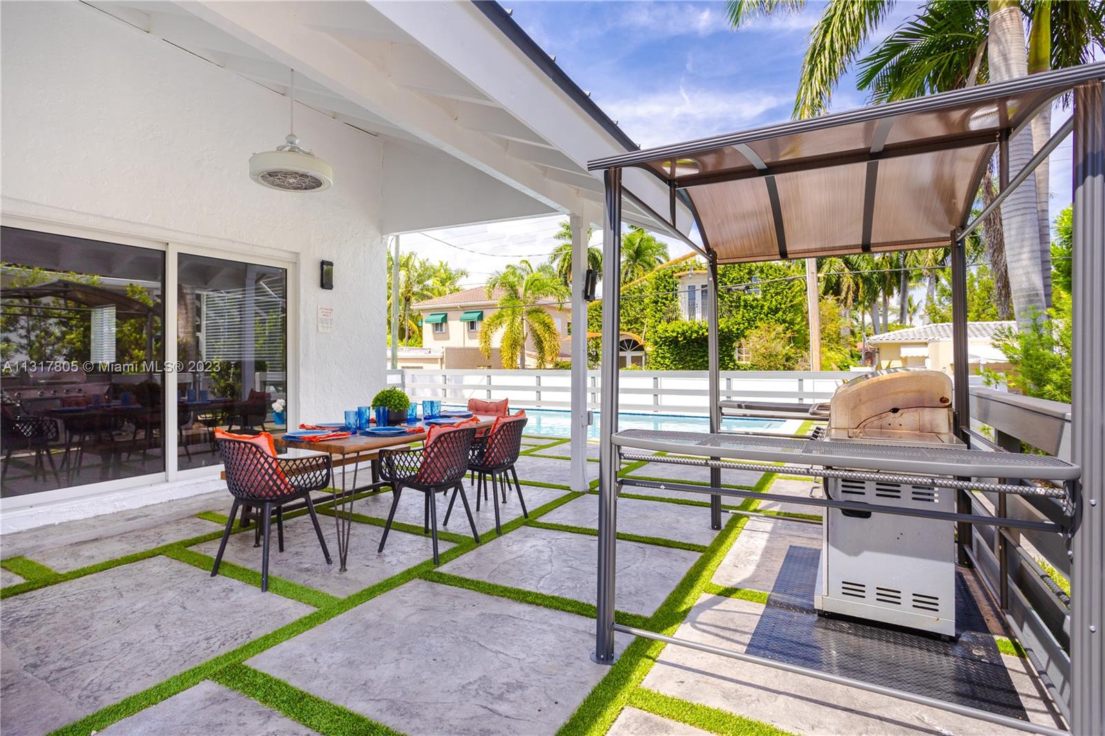 1109 Hollywood Blvd Hollywood, FL 33019