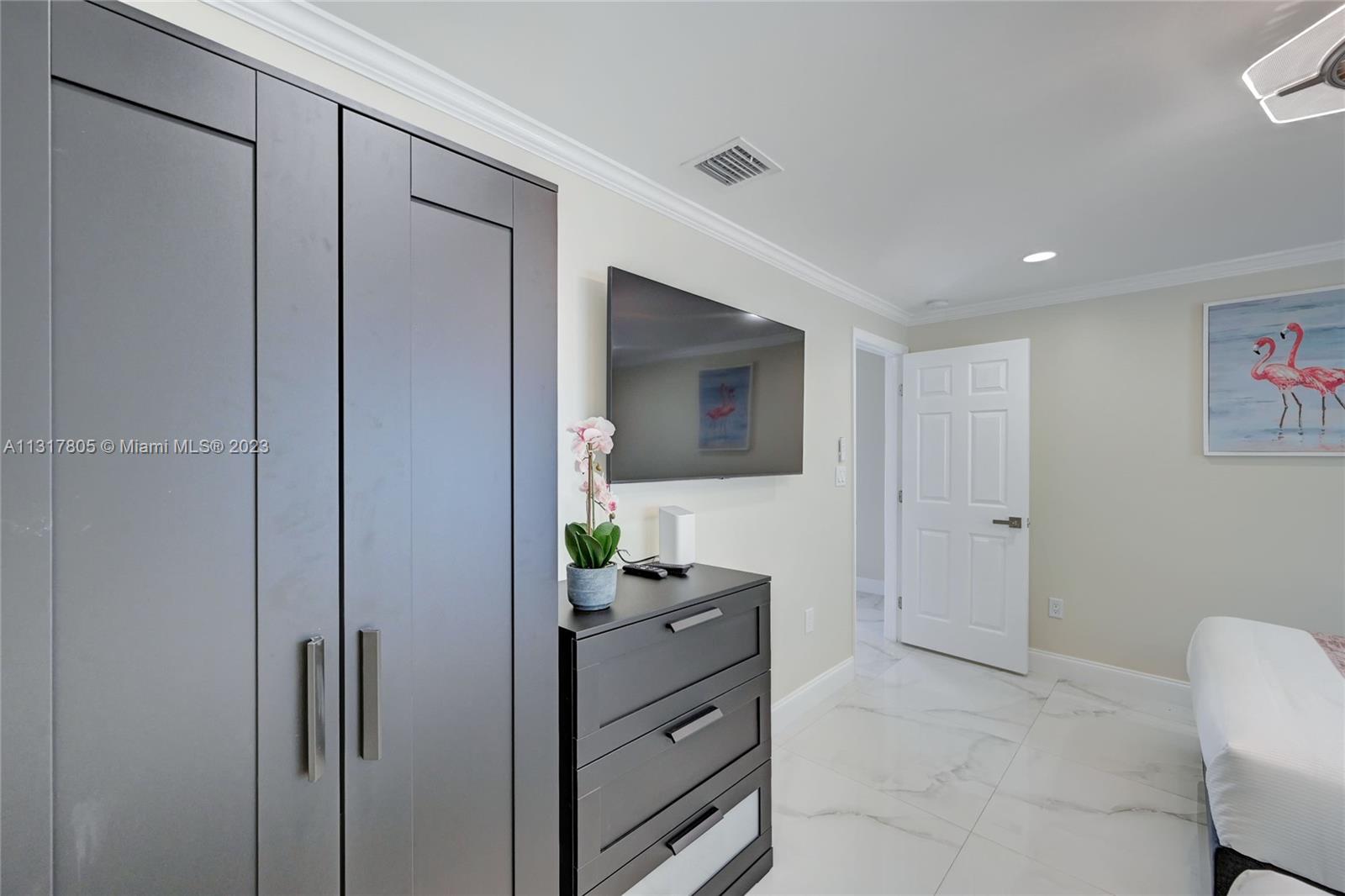 1109 Hollywood Blvd Hollywood, FL 33019