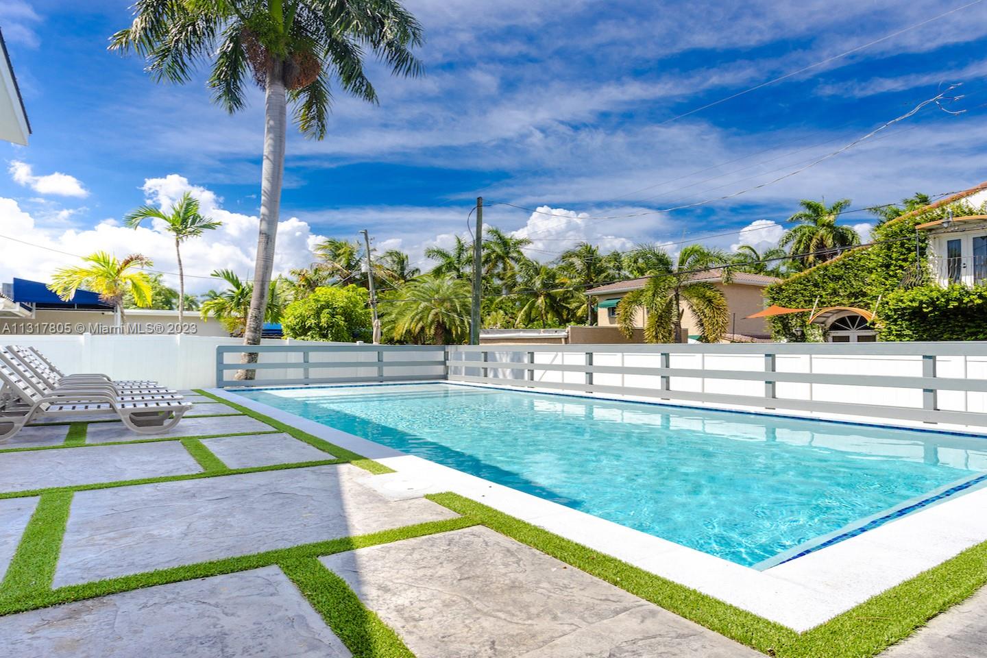 1109 Hollywood Blvd Hollywood, FL 33019