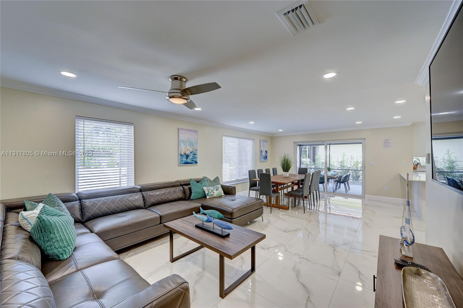 1109 Hollywood Blvd Hollywood, FL 33019