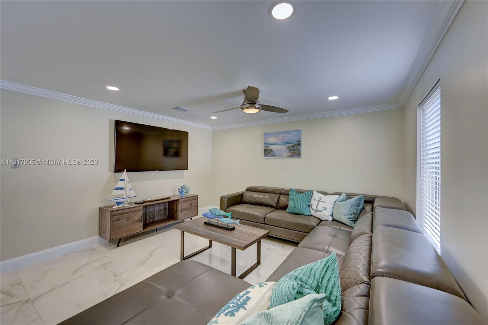 1109 Hollywood Blvd Hollywood, FL 33019