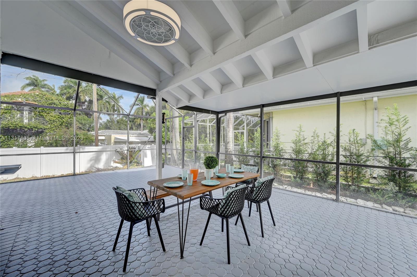 1109 Hollywood Blvd Hollywood, FL 33019