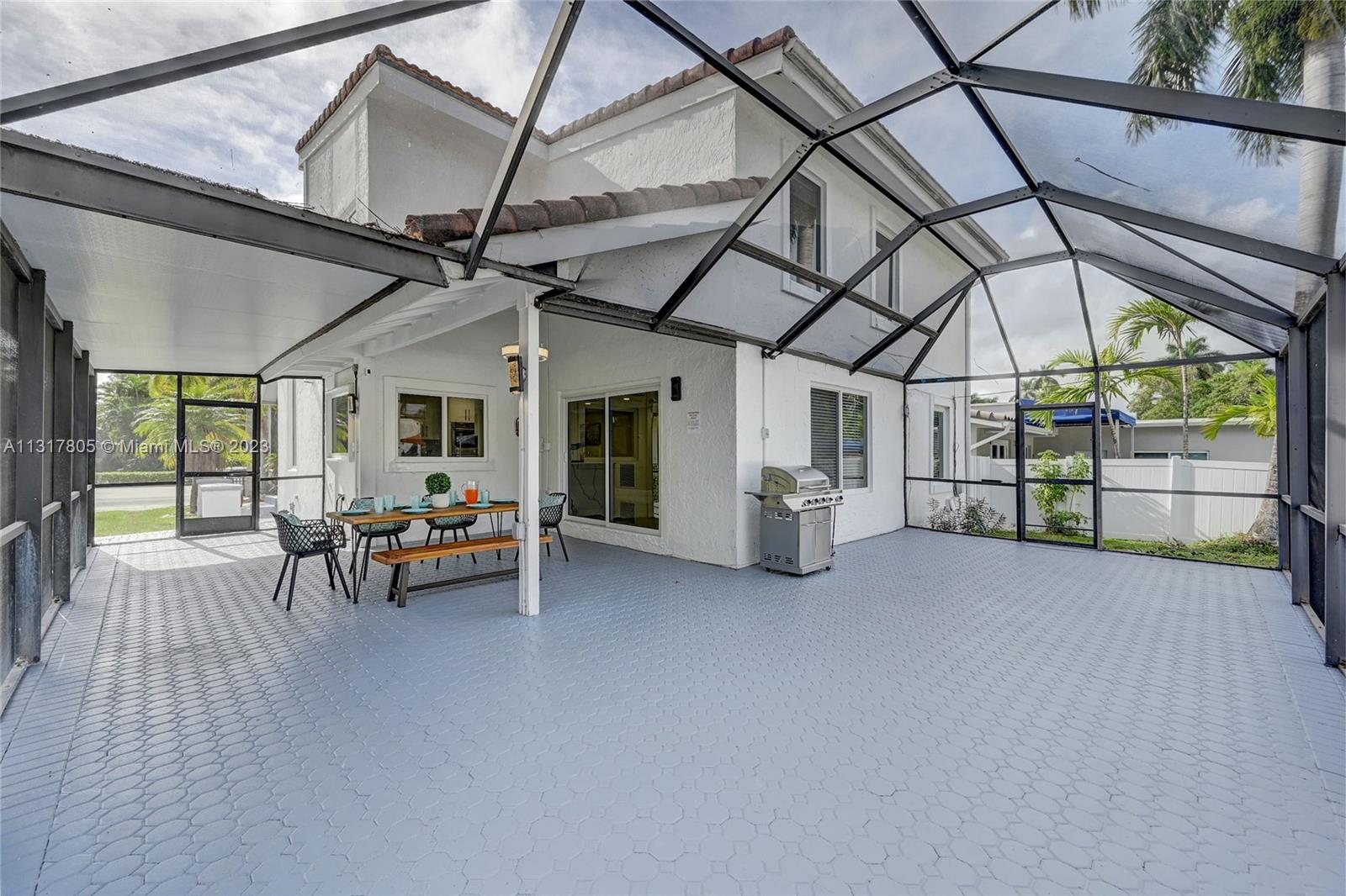 1109 Hollywood Blvd Hollywood, FL 33019