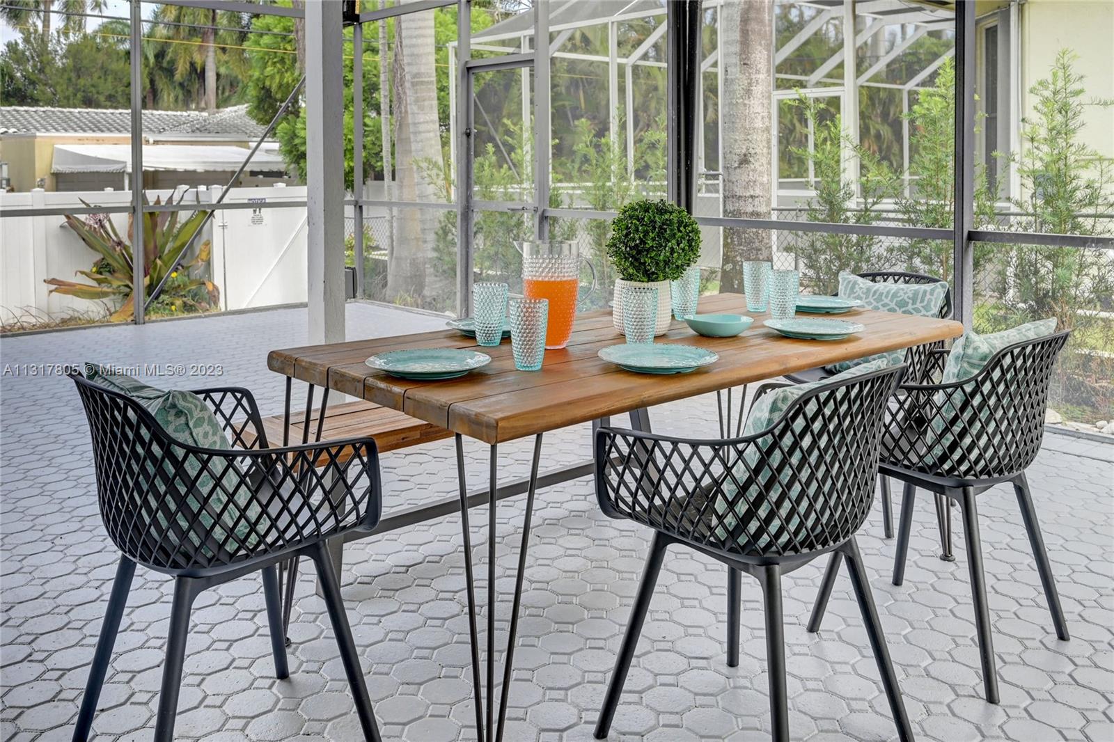 1109 Hollywood Blvd Hollywood, FL 33019