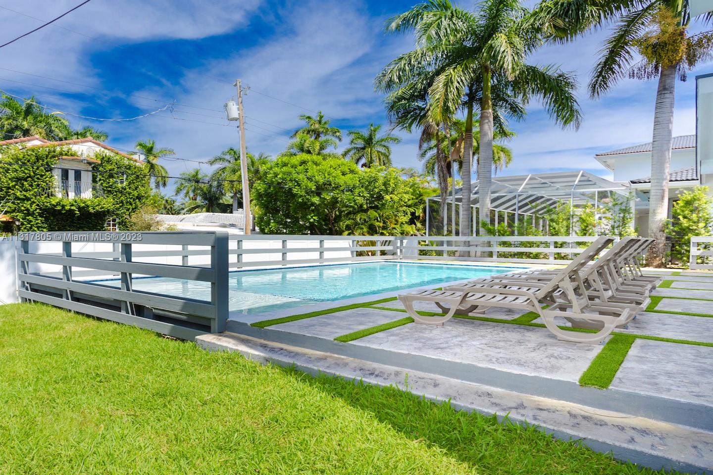 1109 Hollywood Blvd Hollywood, FL 33019