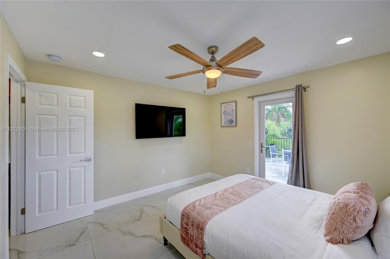 1109 Hollywood Blvd Hollywood, FL 33019