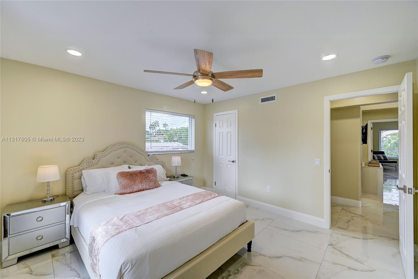 1109 Hollywood Blvd Hollywood, FL 33019