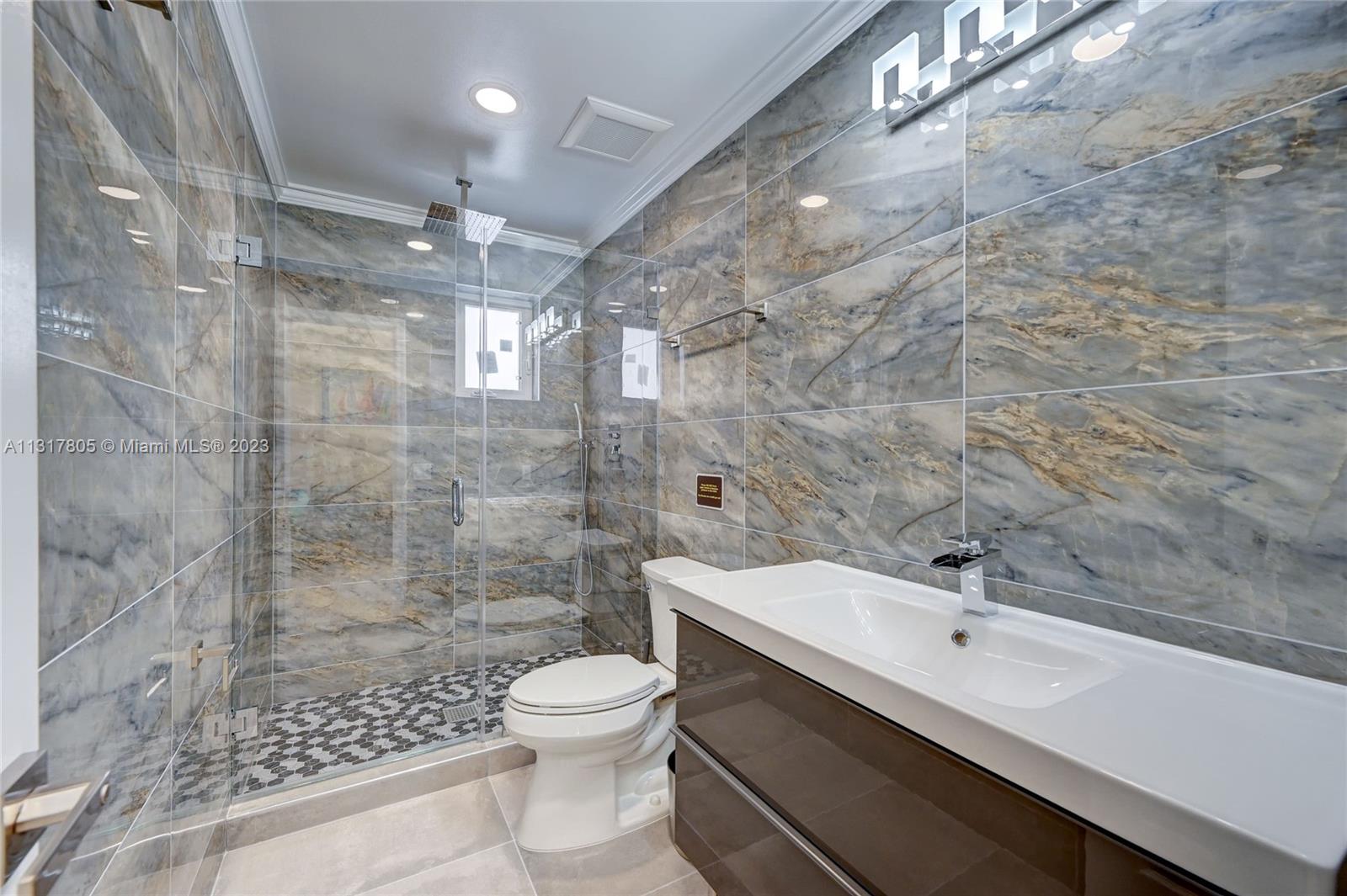 1109 Hollywood Blvd Hollywood, FL 33019