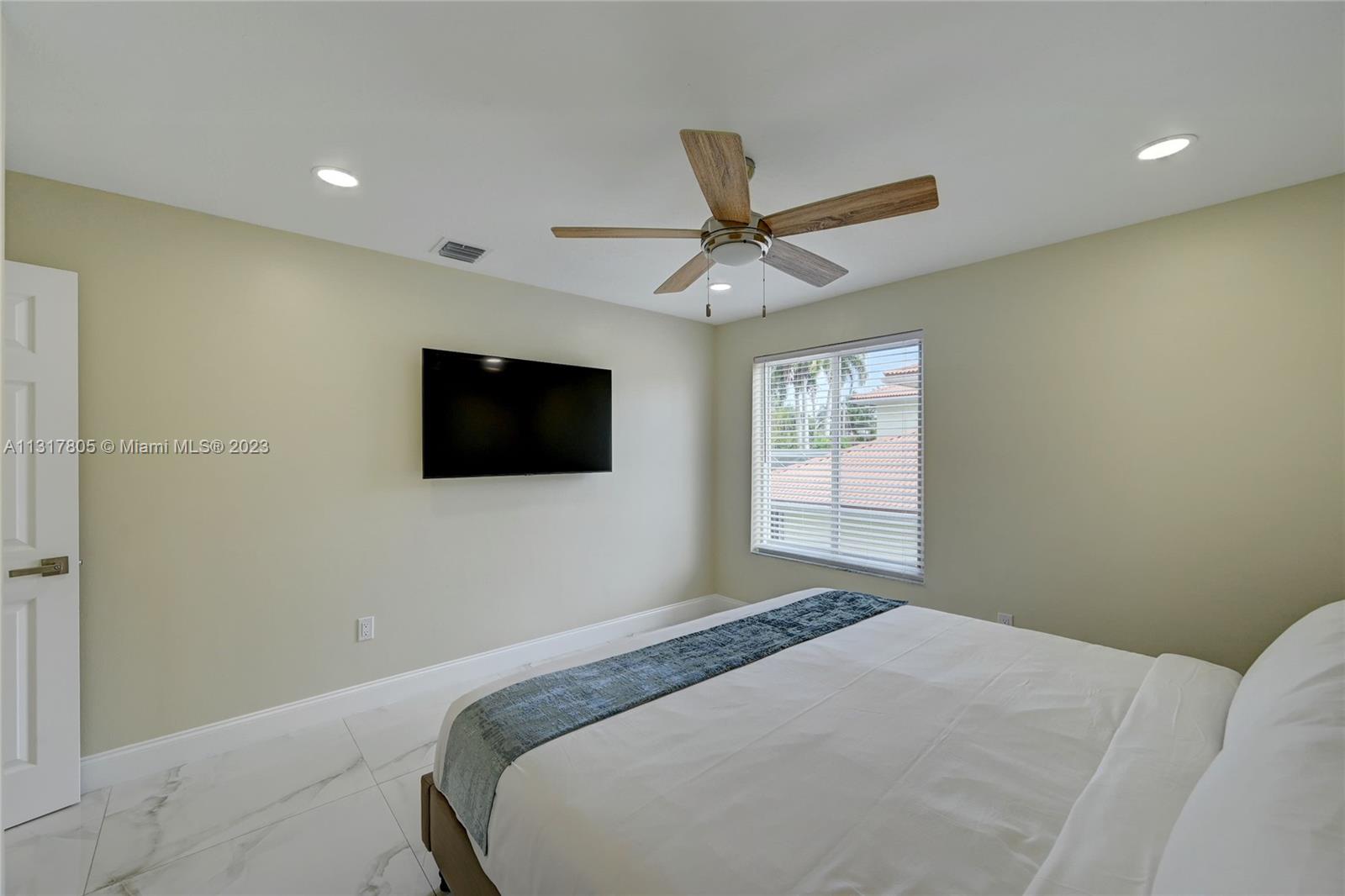 1109 Hollywood Blvd Hollywood, FL 33019