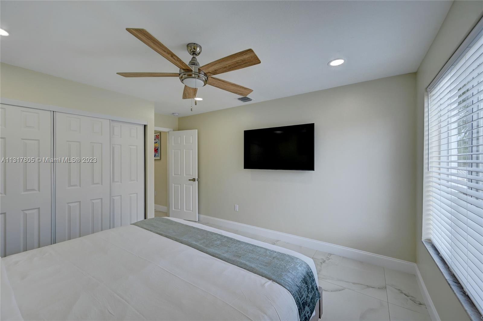 1109 Hollywood Blvd Hollywood, FL 33019