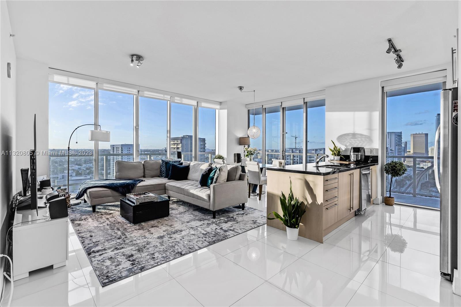 79 SW 12th St #2712-S Miami, FL 33130