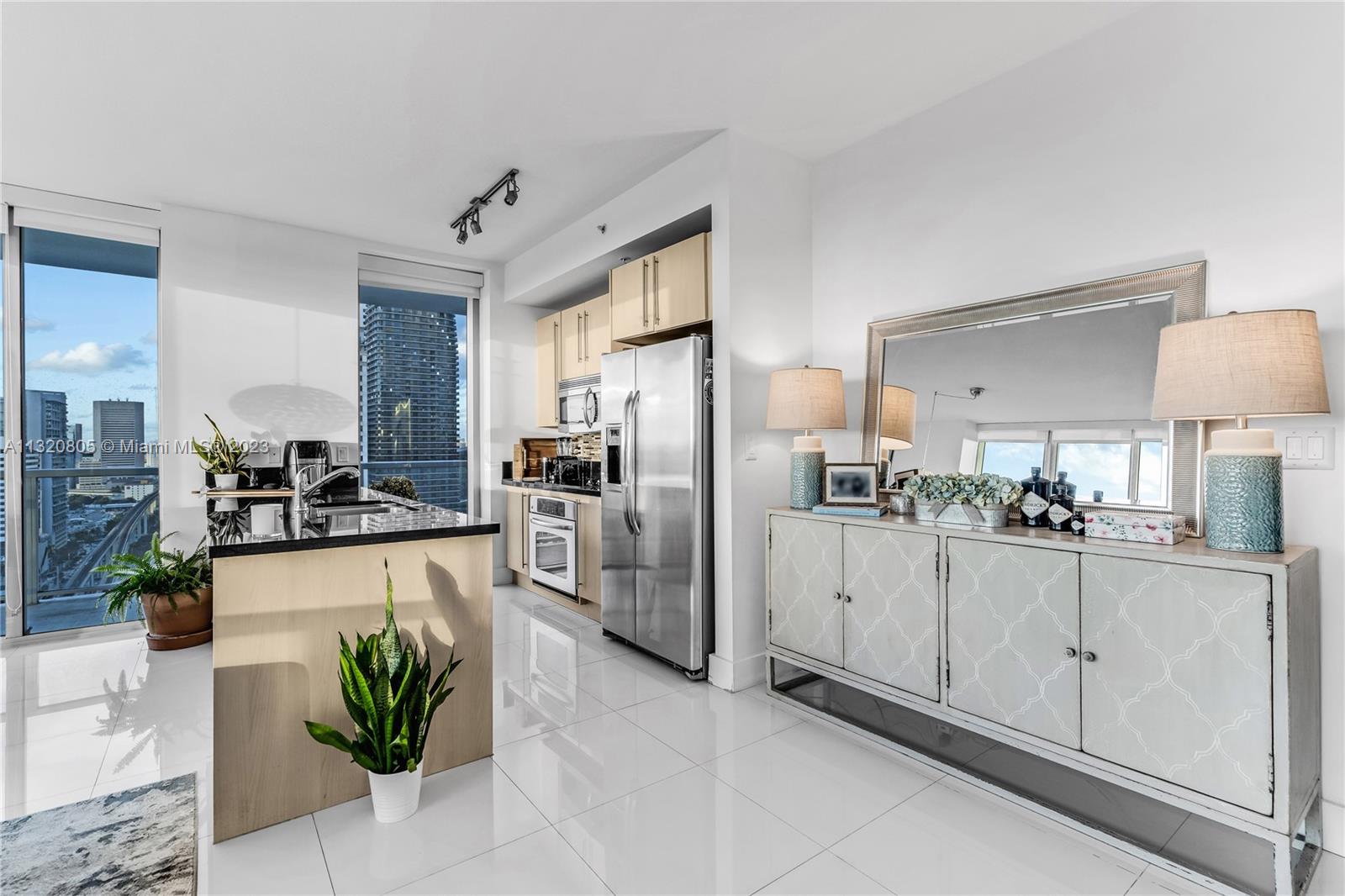 79 SW 12th St #2712-S Miami, FL 33130