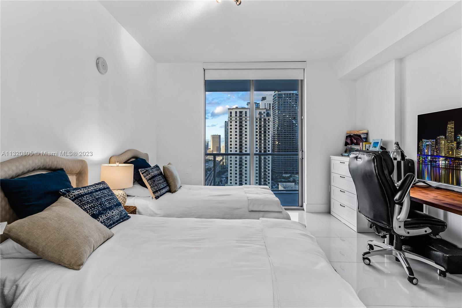 79 SW 12th St #2712-S Miami, FL 33130