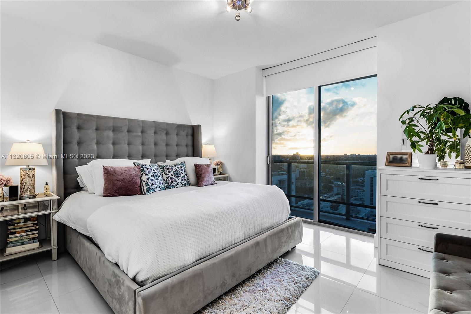 79 SW 12th St #2712-S Miami, FL 33130