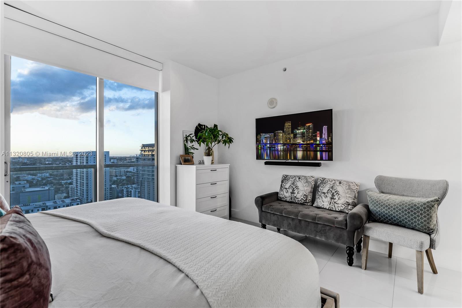 79 SW 12th St #2712-S Miami, FL 33130