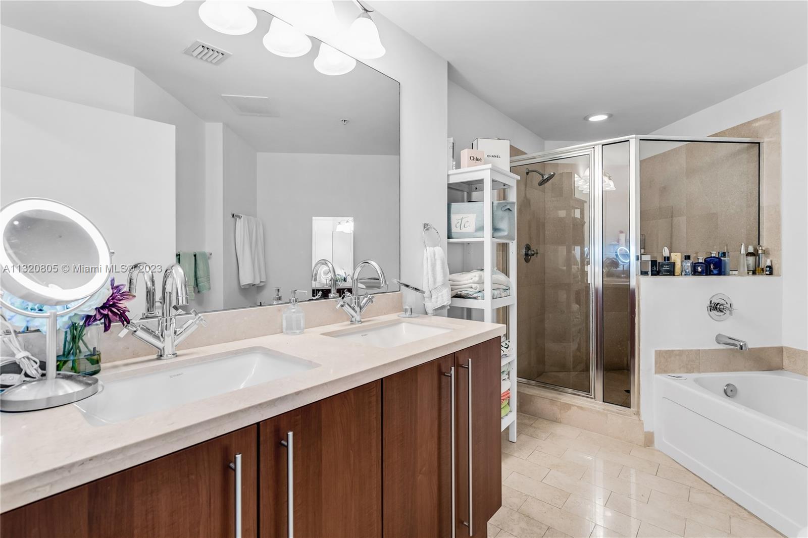 79 SW 12th St #2712-S Miami, FL 33130