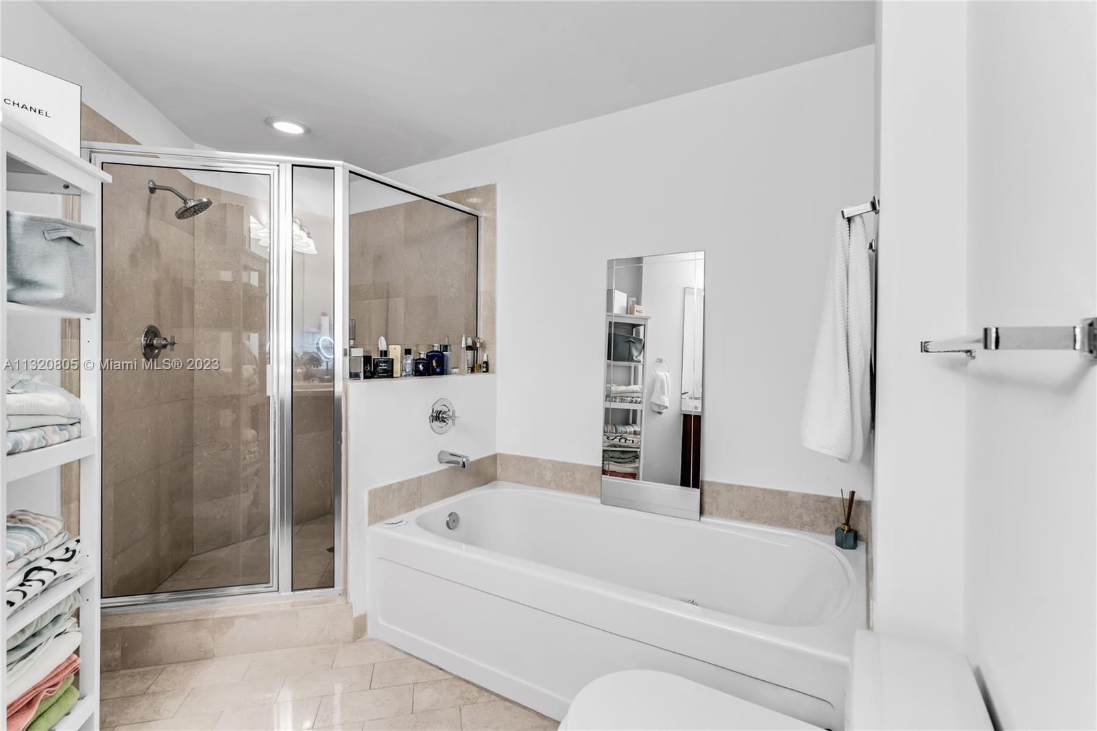 79 SW 12th St #2712-S Miami, FL 33130