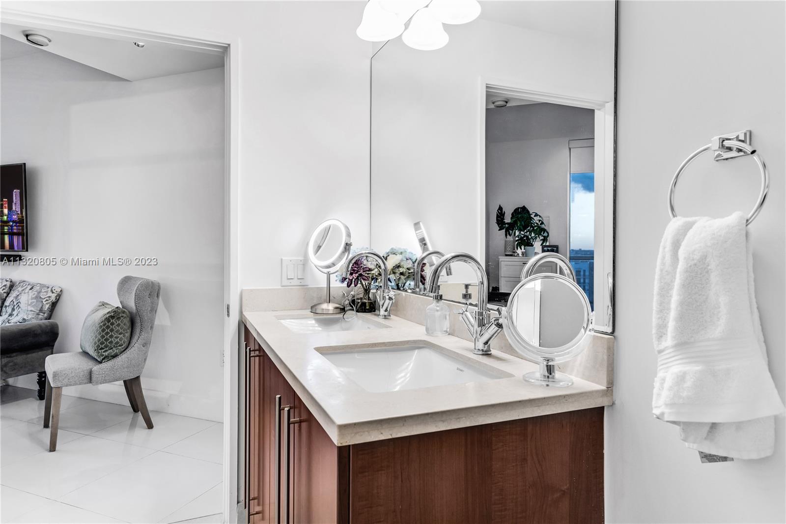 79 SW 12th St #2712-S Miami, FL 33130