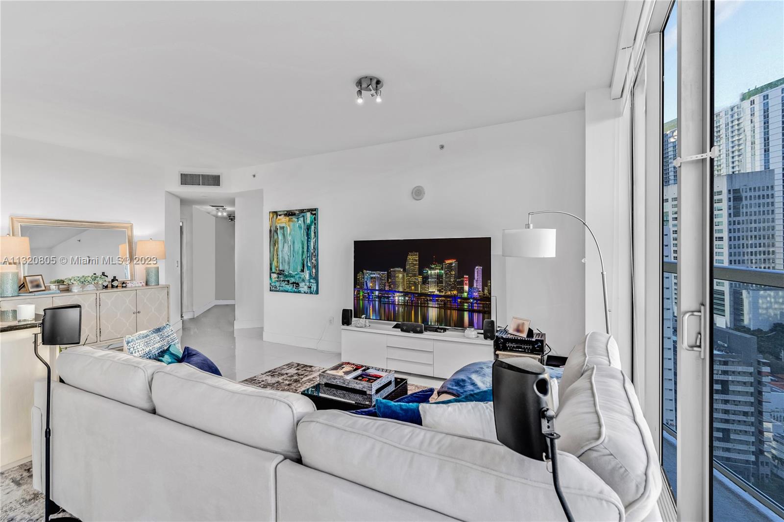 79 SW 12th St #2712-S Miami, FL 33130