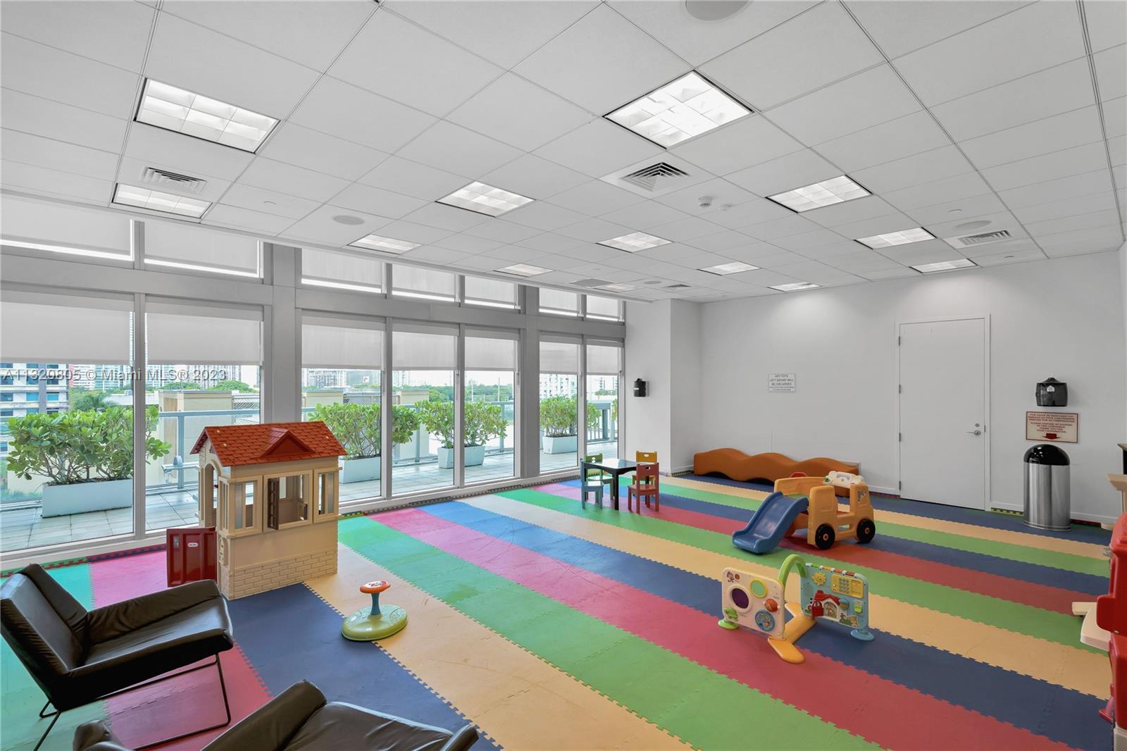 79 SW 12th St #2712-S Miami, FL 33130