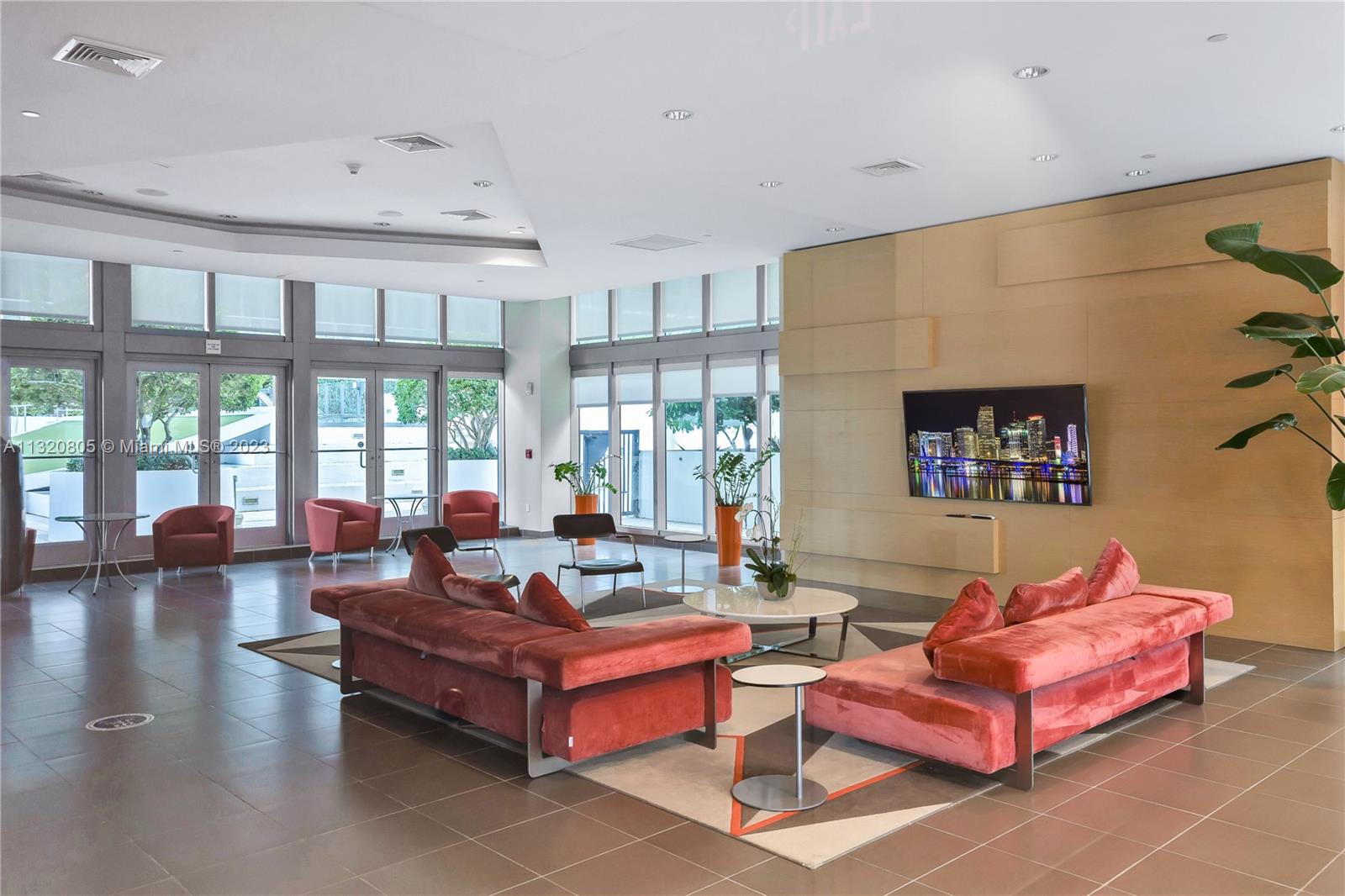 79 SW 12th St #2712-S Miami, FL 33130