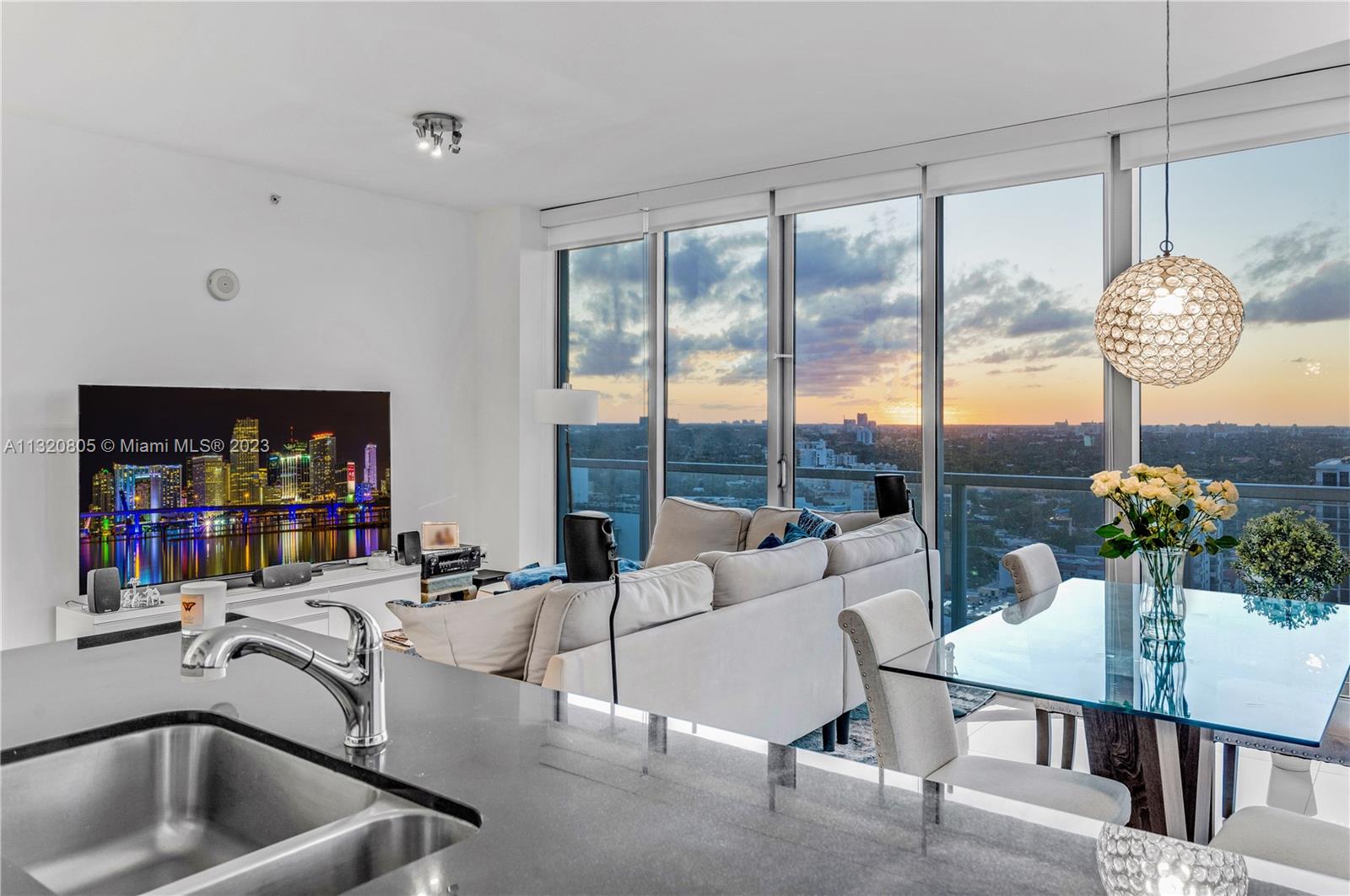 79 SW 12th St #2712-S Miami, FL 33130