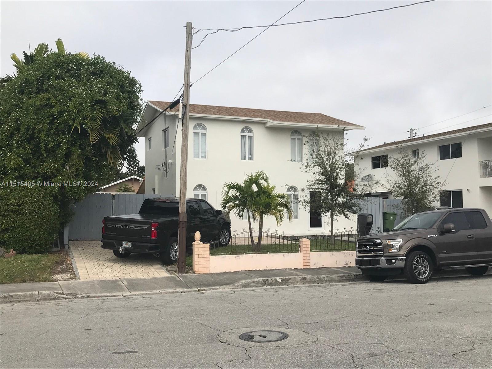 1355 SW 12th St Miami, FL 33135