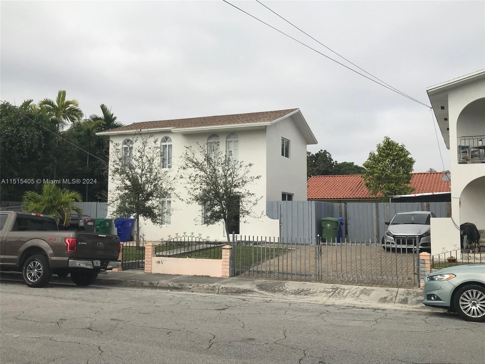 1355 SW 12th St Miami, FL 33135