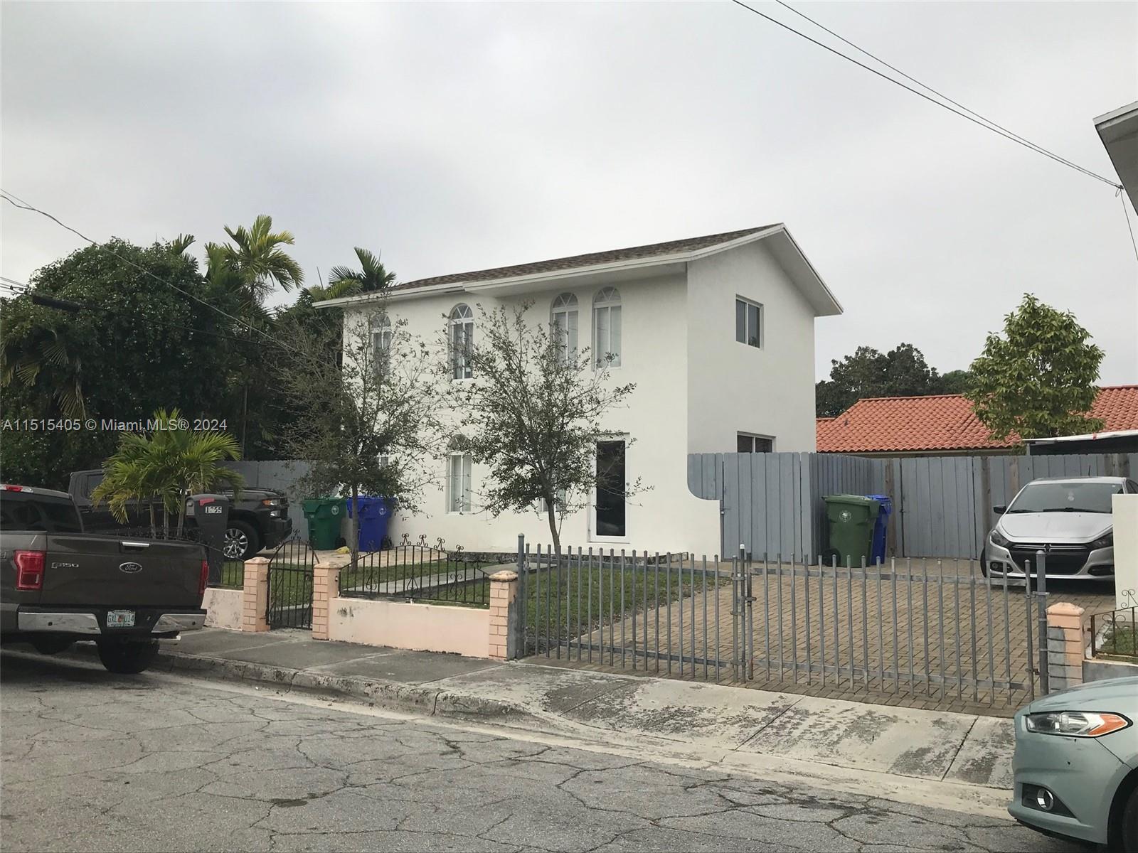 1355 SW 12th St Miami, FL 33135