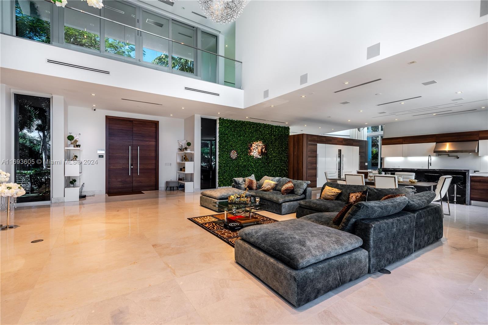 400 Tamarind Dr Hallandale Beach, FL 33009 400 Tamarind Dr Hallandale Beach, FL 33009