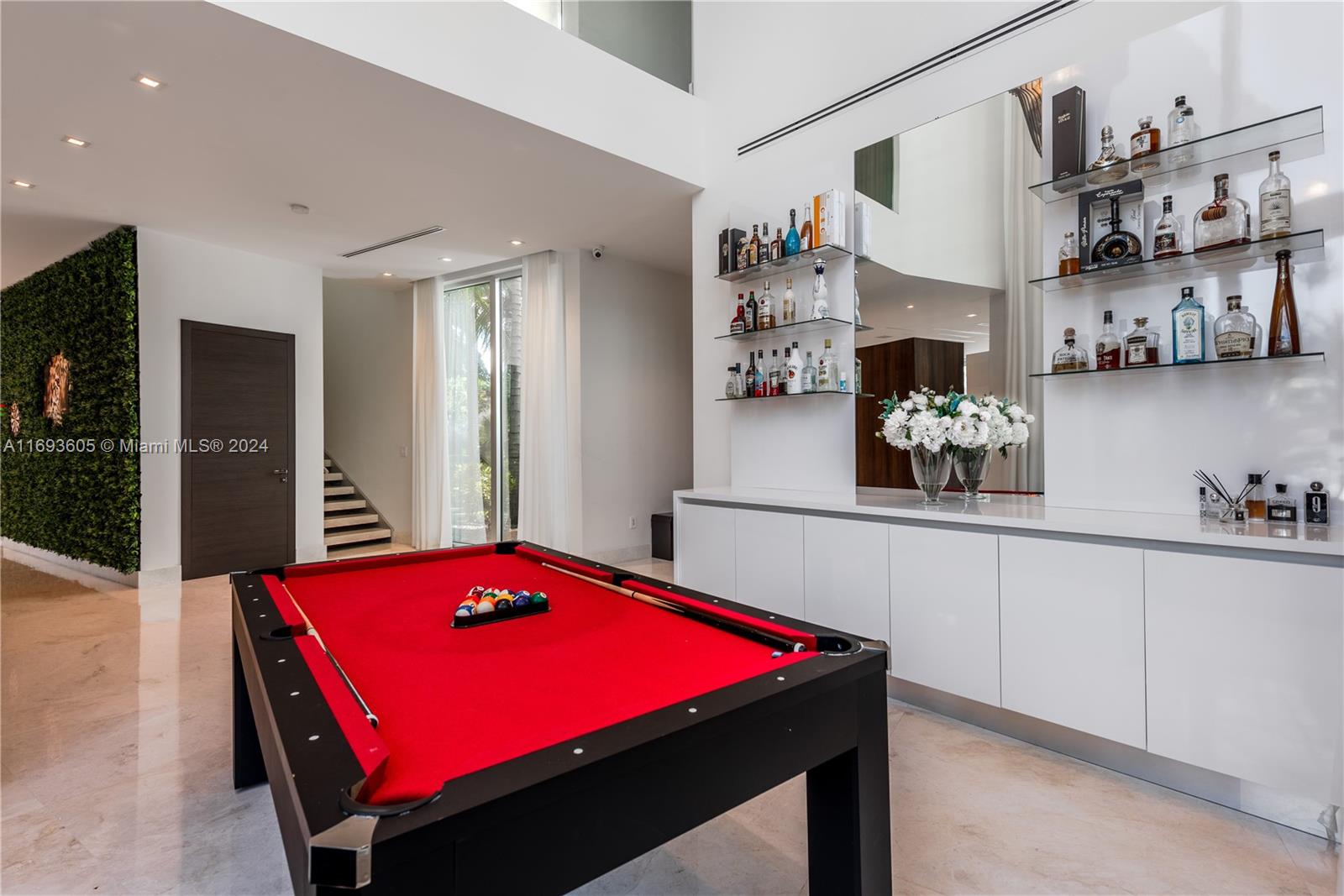 400 Tamarind Dr Hallandale Beach, FL 33009 400 Tamarind Dr Hallandale Beach, FL 33009