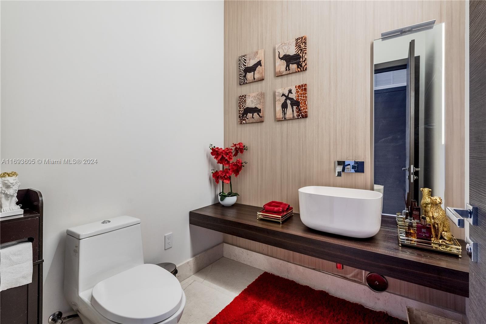 400 Tamarind Dr Hallandale Beach, FL 33009 400 Tamarind Dr Hallandale Beach, FL 33009