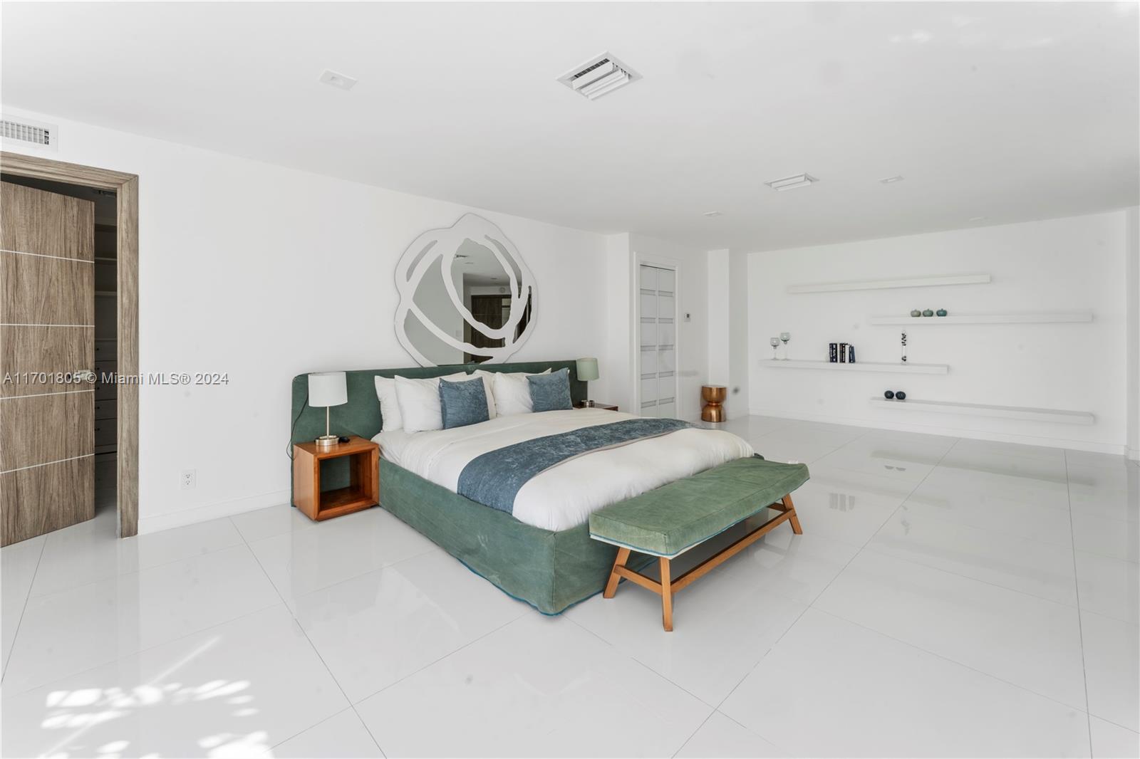 7504 W Treasure Dr North Bay Village, FL 33141