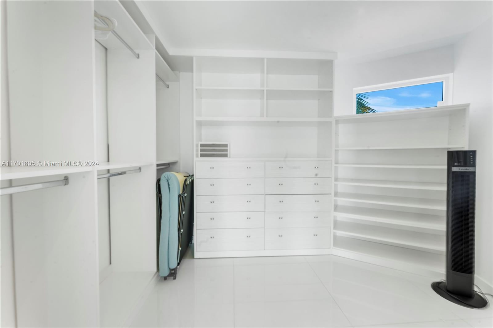 7504 W Treasure Dr North Bay Village, FL 33141