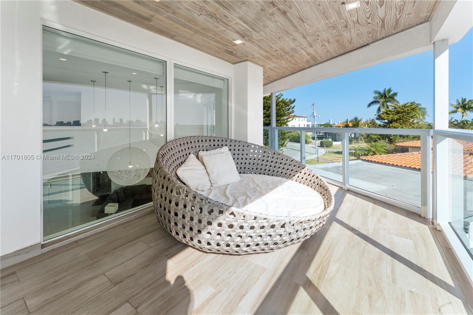 7504 W Treasure Dr North Bay Village, FL 33141