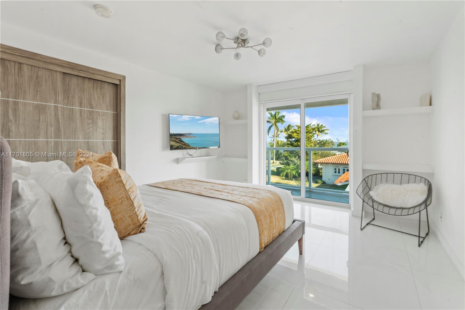 7504 W Treasure Dr North Bay Village, FL 33141