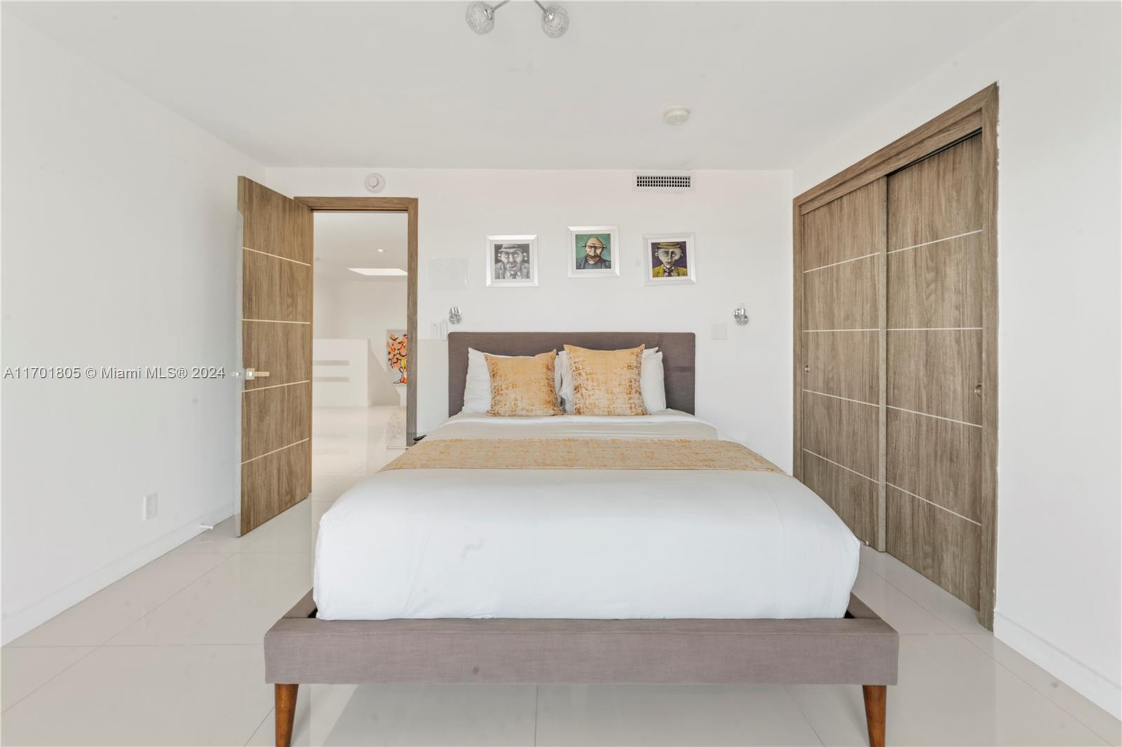 7504 W Treasure Dr North Bay Village, FL 33141