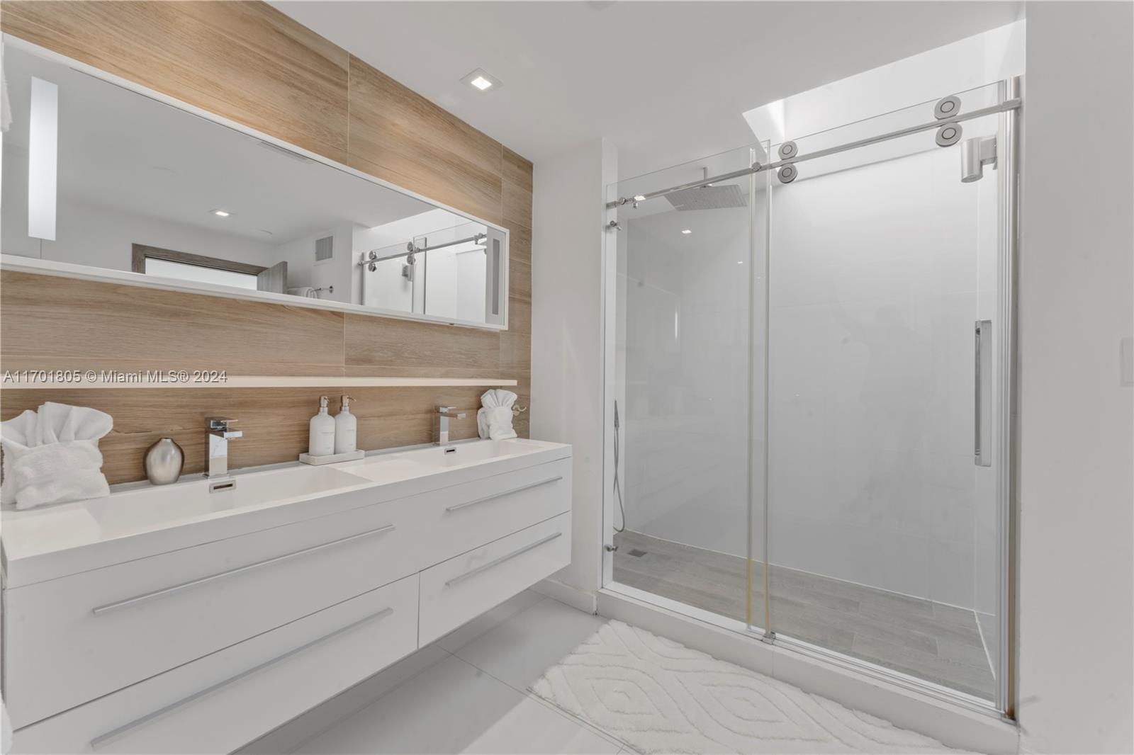 7504 W Treasure Dr North Bay Village, FL 33141