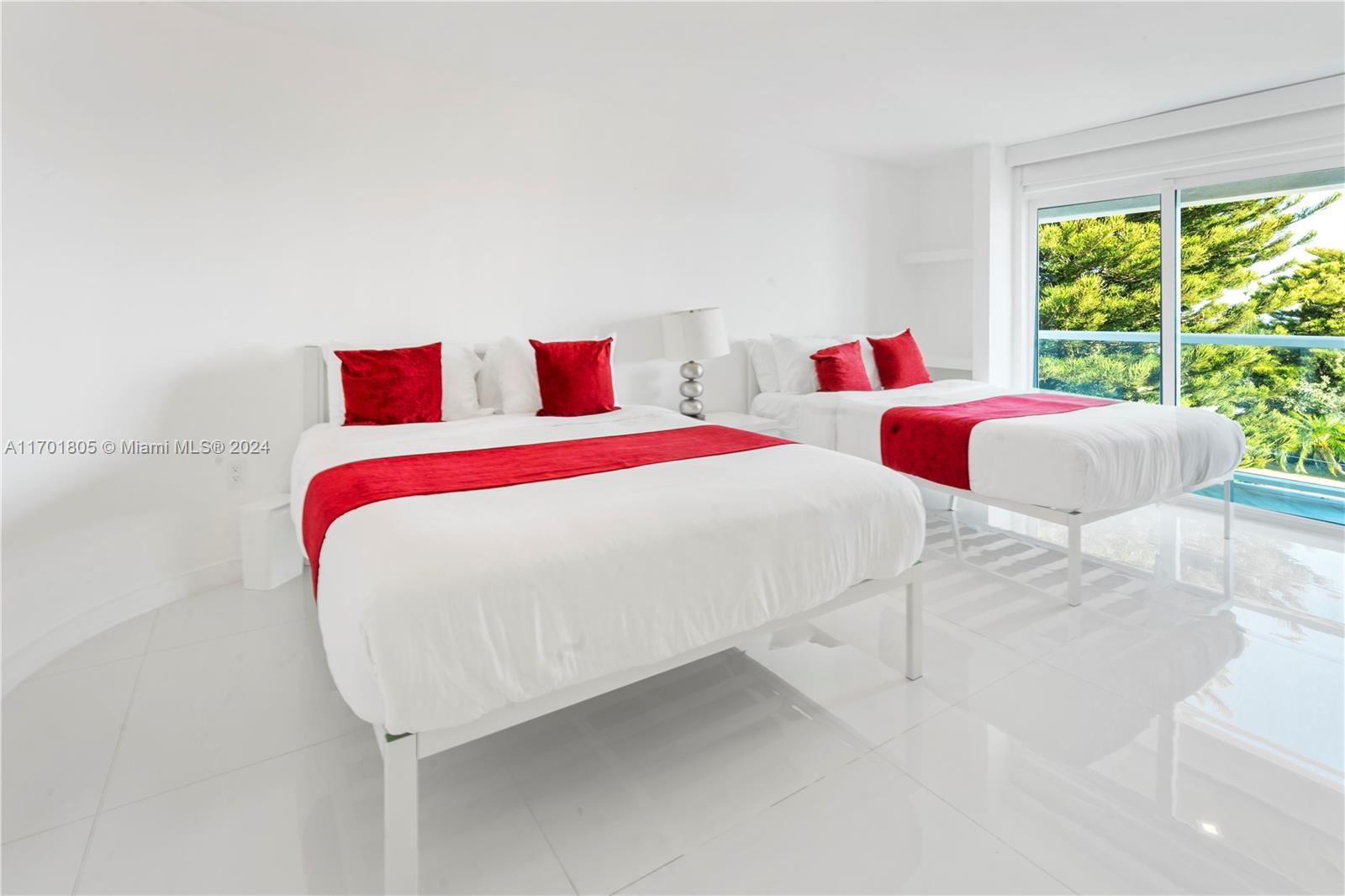 7504 W Treasure Dr North Bay Village, FL 33141