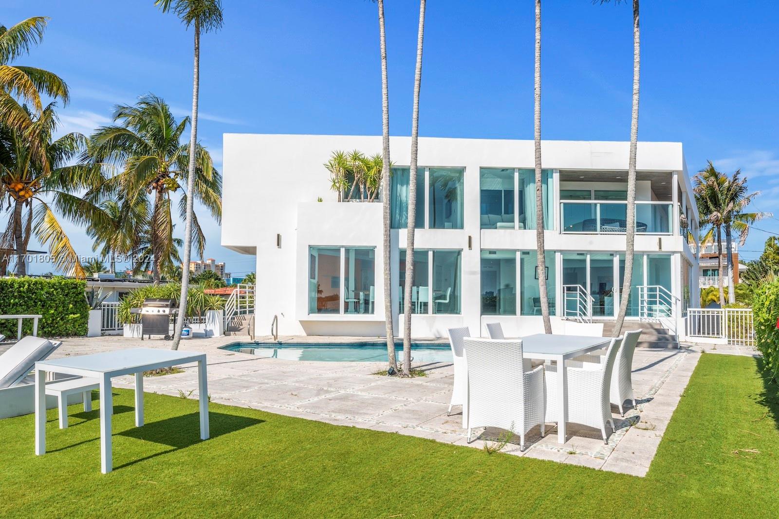 7504 W Treasure Dr North Bay Village, FL 33141