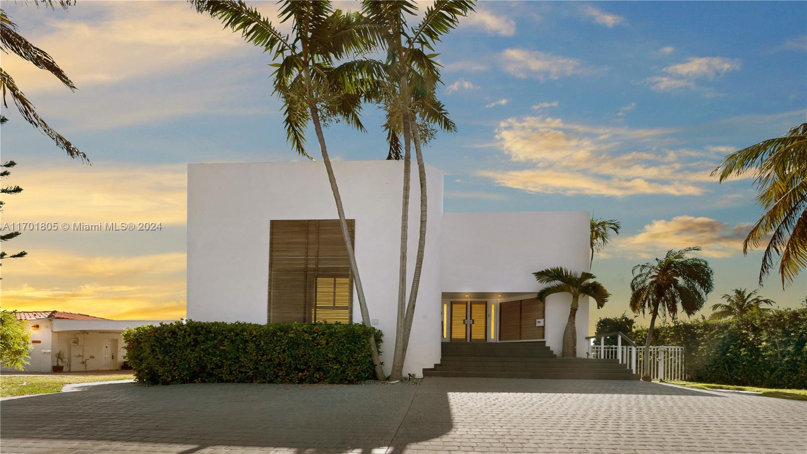 7504 W Treasure Dr North Bay Village, FL 33141