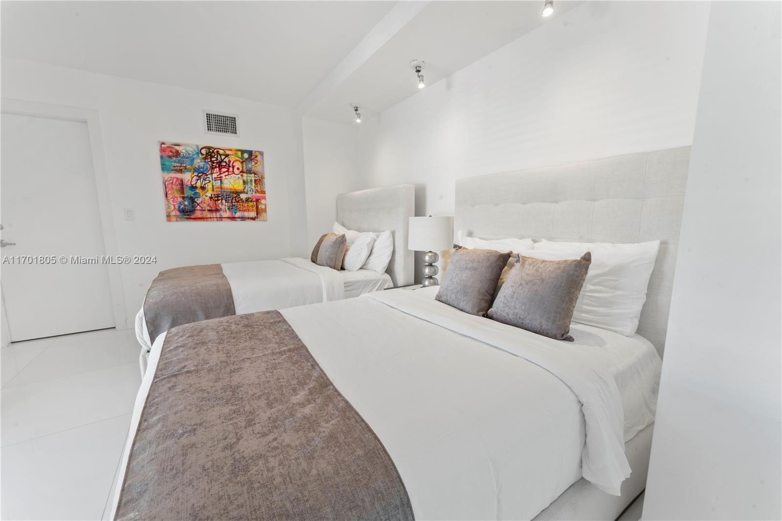 7504 W Treasure Dr North Bay Village, FL 33141