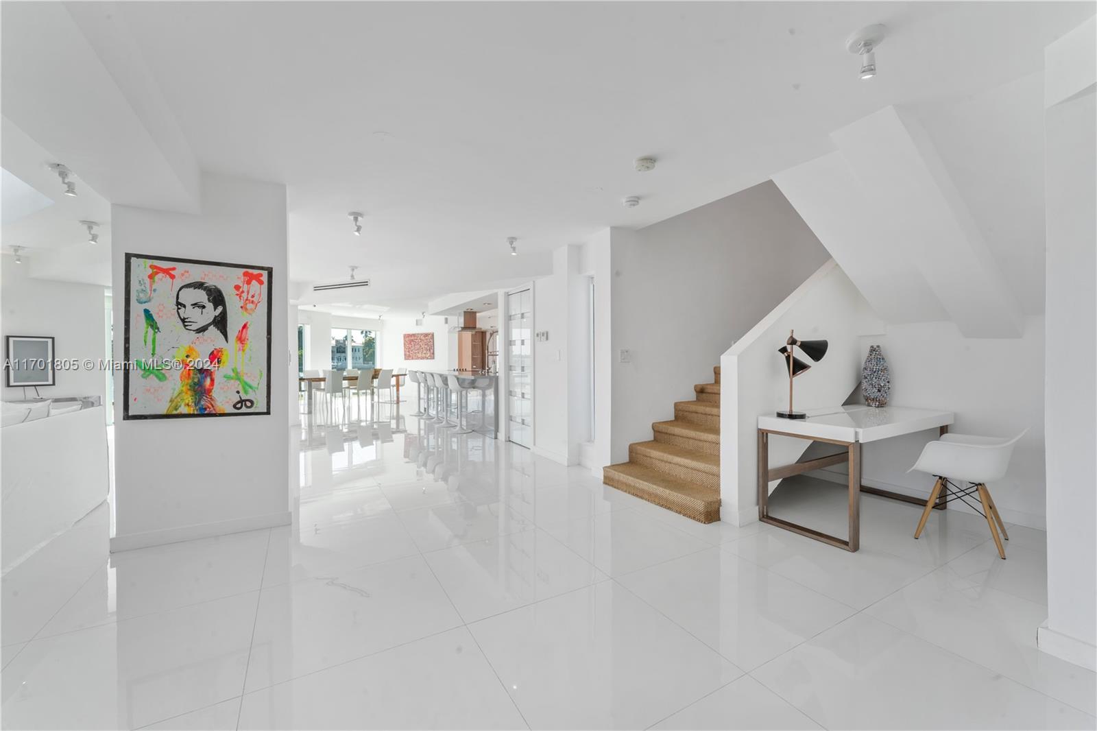 7504 W Treasure Dr North Bay Village, FL 33141