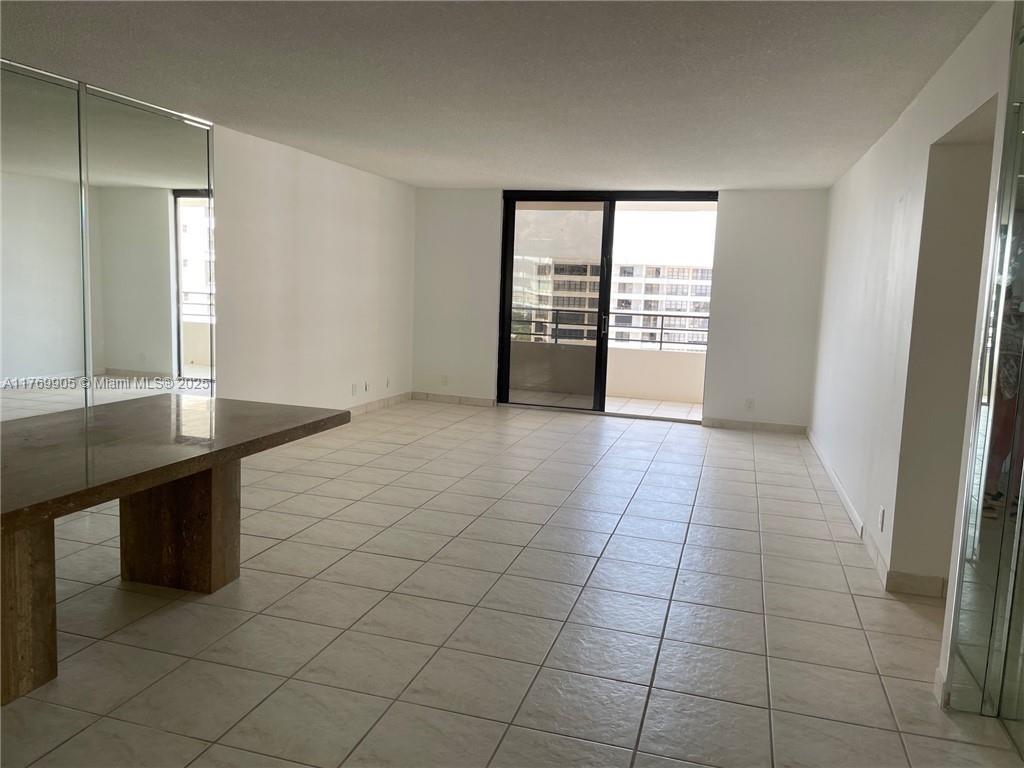 2500 Parkview Dr #1920,Hallandale Beach, FL 33009